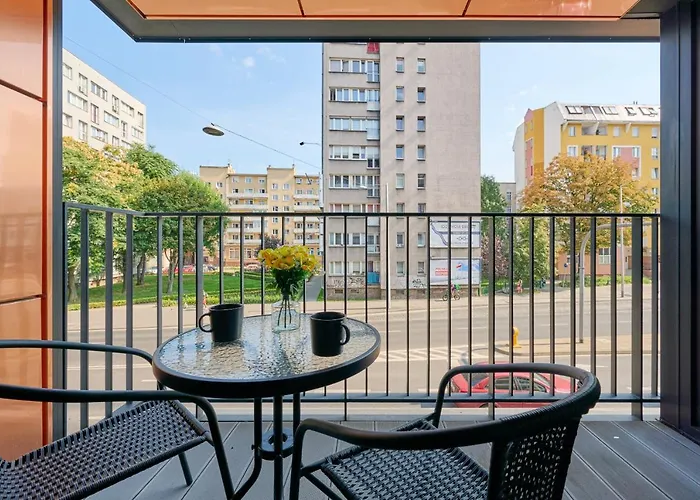 Nowoczesny Apartament Z Balkonem I Parkingiem W Centrum Wroclawia By Noclegi Renters