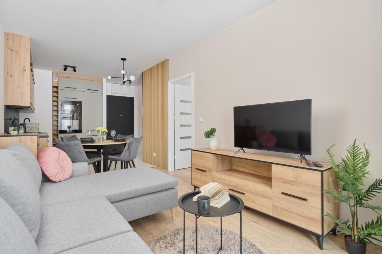 Nowoczesny Z Balkonem I Parkingiem W Centrum Wroclawia By Renters Apartment *