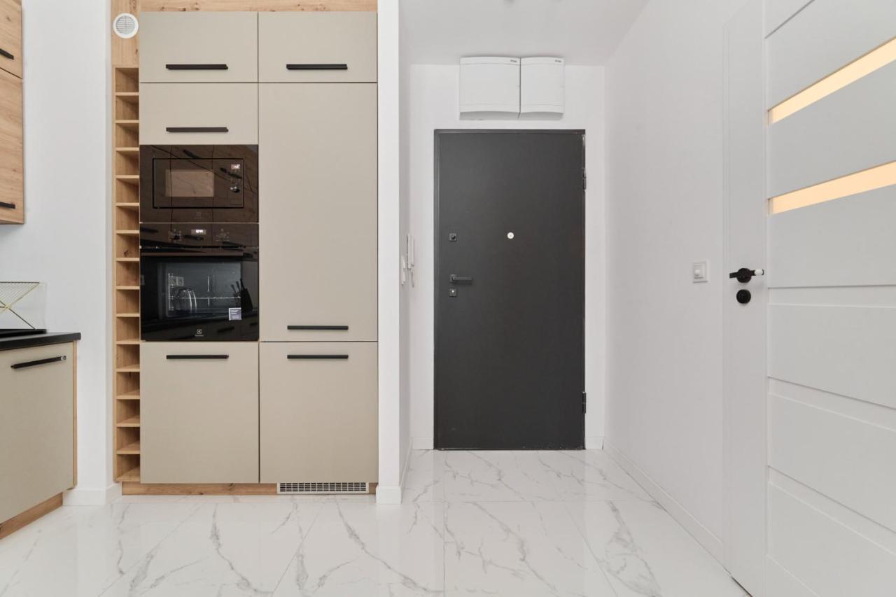 Nowoczesny Z Balkonem I Parkingiem W Centrum Wroclawia By Renters Apartment *